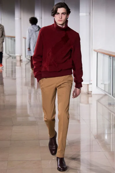 Look 26